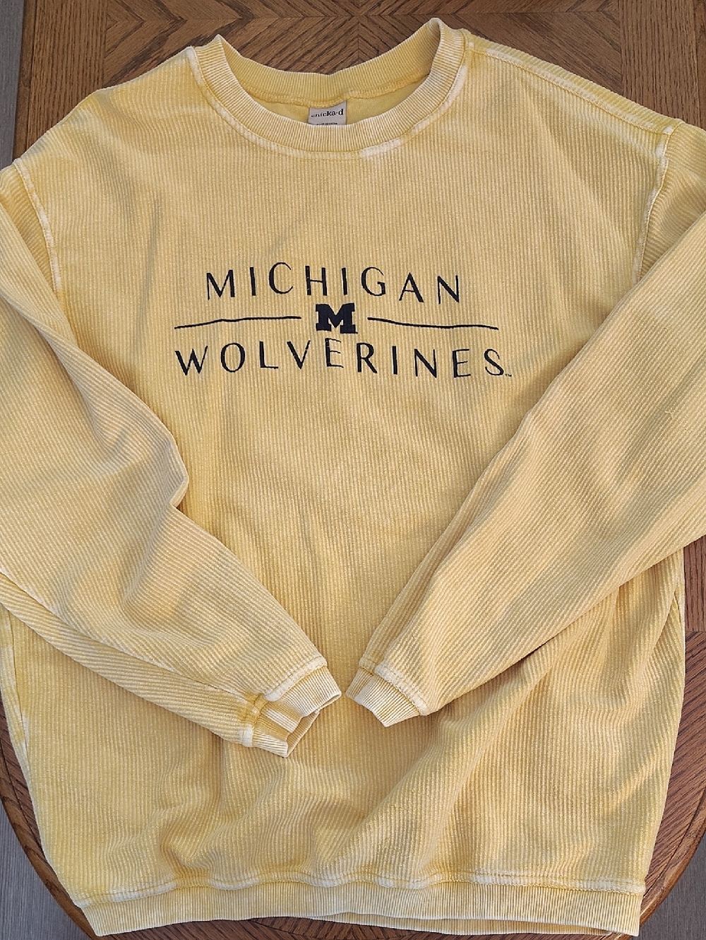 Chicka-d Michigan Yellow Corded Sweatshirt - Women's Medium (Oversized)
